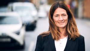 Lisa Clefberg är doktor i klinisk psykologi, legitimerad psykolog och författare till boken “Rädd och modig”.