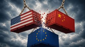 Tre containrar som krockar. Kina, EU och USA symboliseras. Foto: ChatGPT